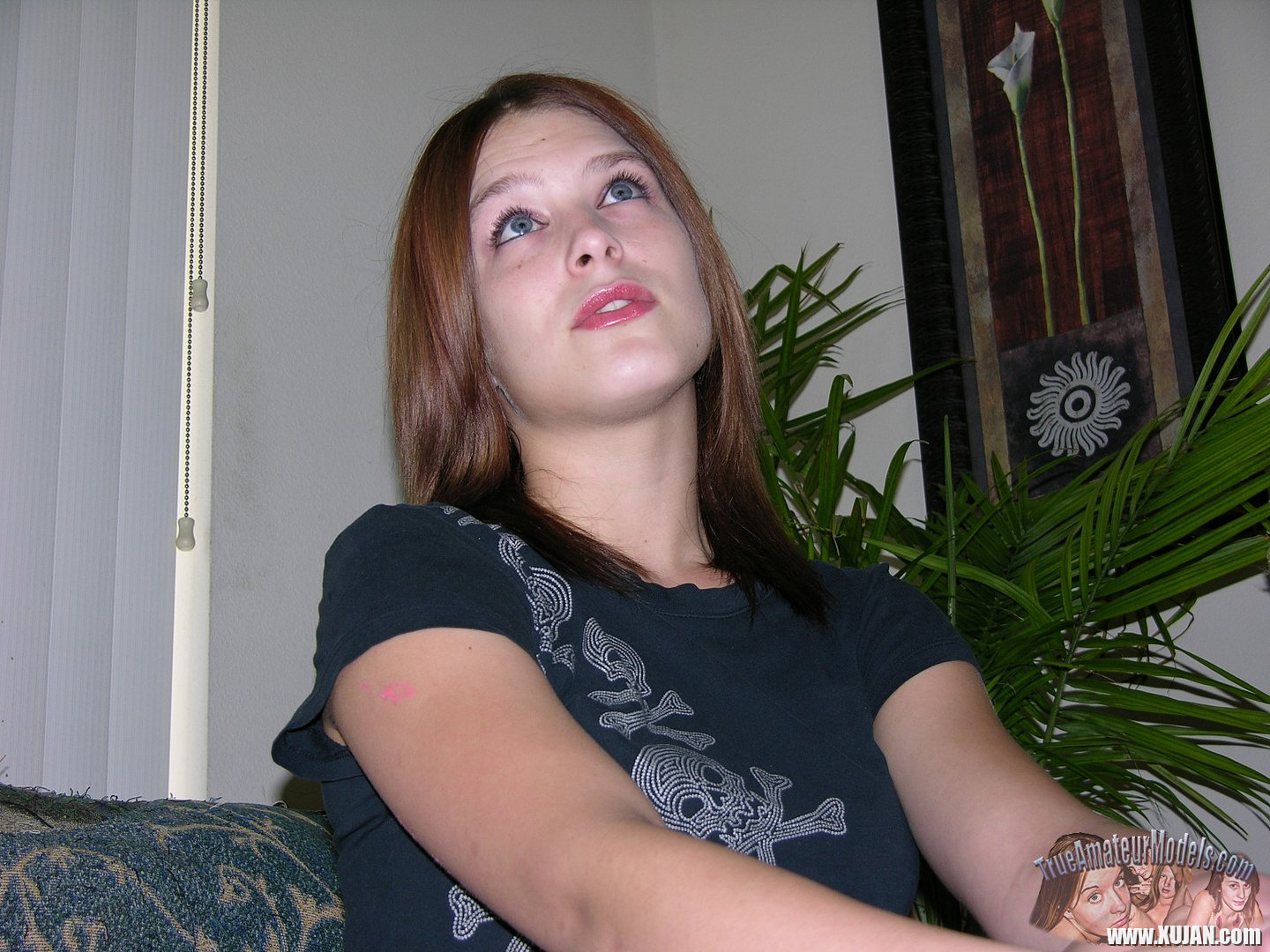 Abby Paradise showing her Pussy in Amateur Photos - Photo #2418615