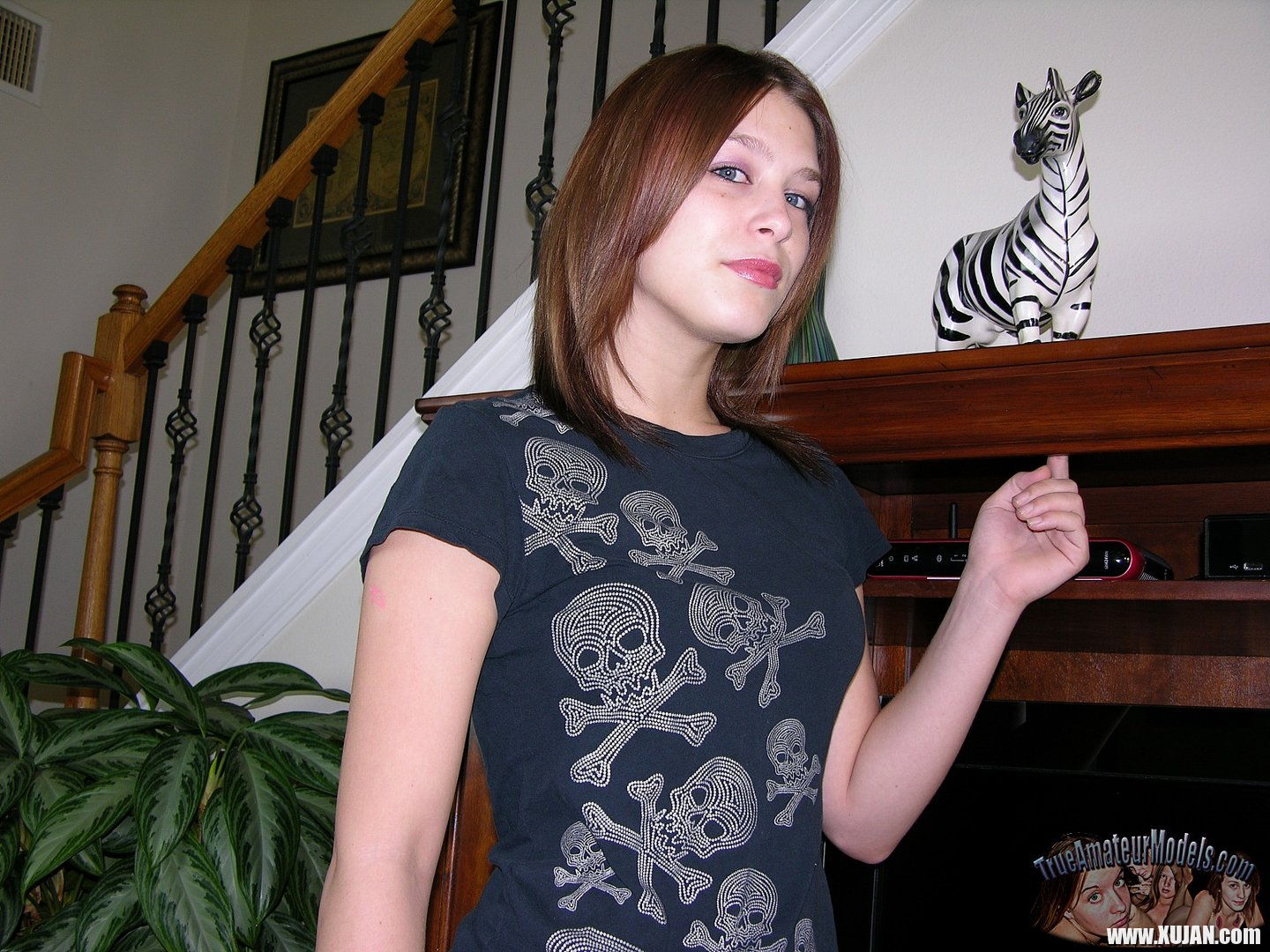 Abby Paradise showing her Pussy in Amateur Photos - Photo #2418616