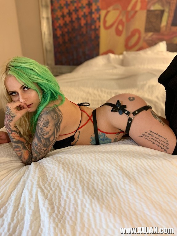 Avelatsnel My OnlyFans y - Photo #2421857