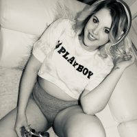 Hot Gamer Girl Strips