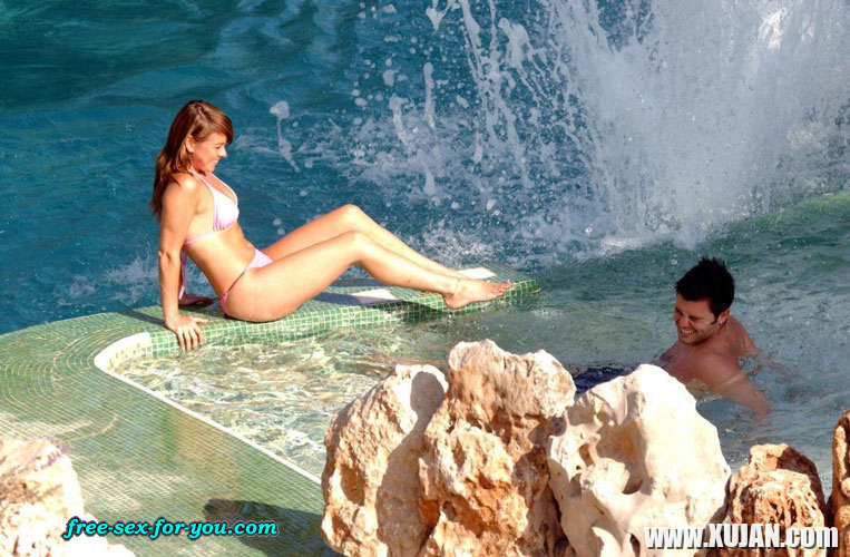 Lisa Scott Lee posing sexy in pink bikini paparazzi pictures - Photo #2433753