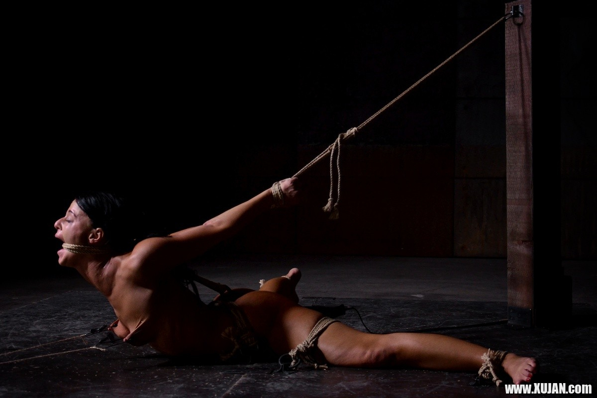 Holy shit youve never seen Hardtied like this London River is one flexible pi - Photo #2434770