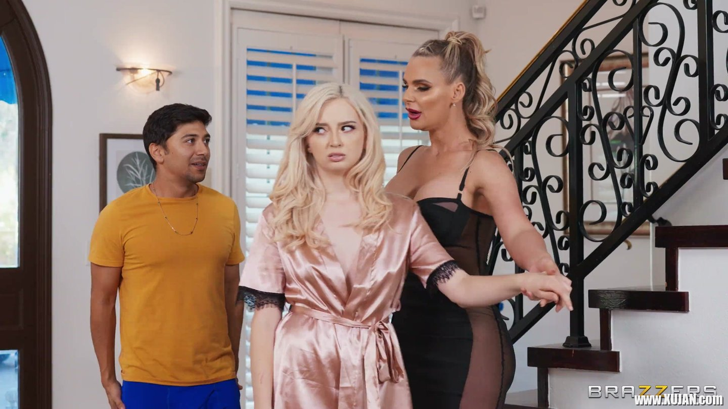 Busty cougar Phoenix Marie in 3some domination with young Lexi Lore - Photo #2435514