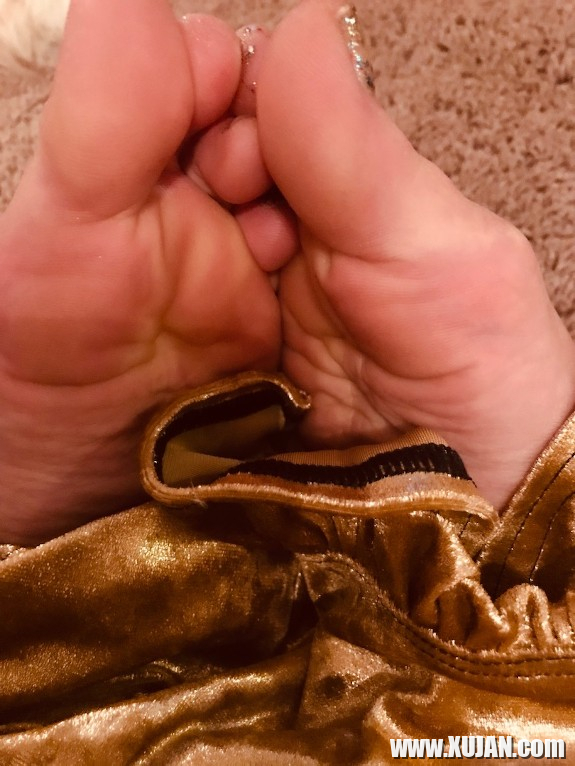 Cutie Feet Tickling My pucy - Photo #2437529