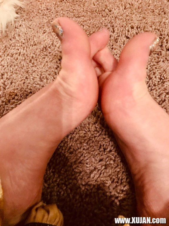 Cutie Feet Tickling My pucy - Photo #2437530