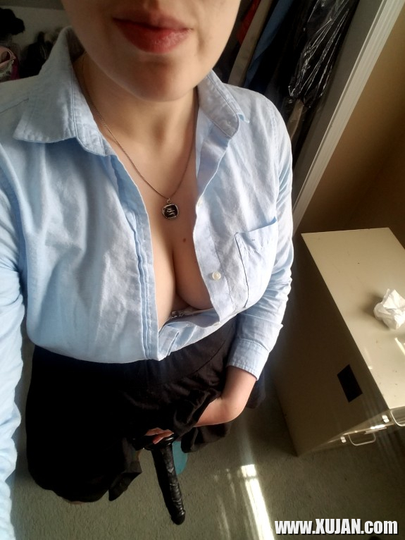 Strapon Stroking Slut - Photo #2444706