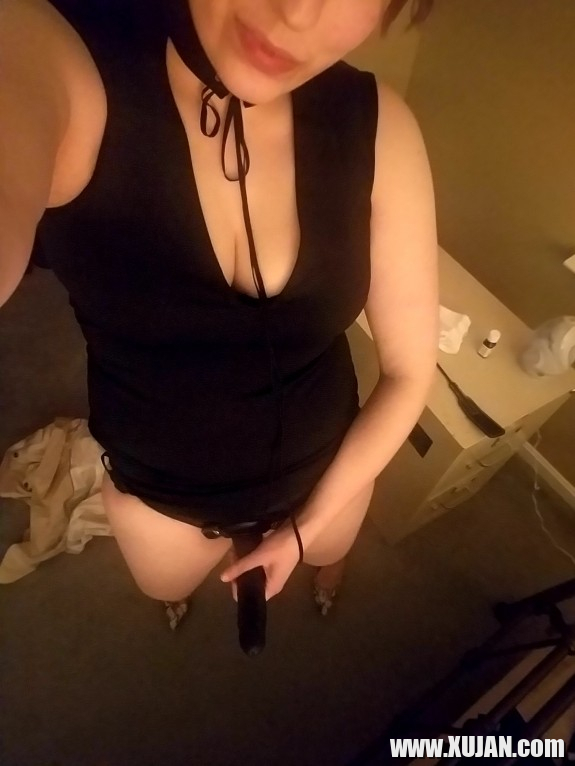 Strapon Stroking Slut - Photo #2444709