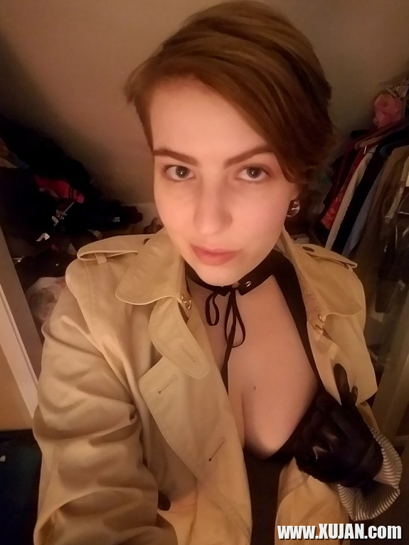 Strapon Stroking Slut - Photo #2444711