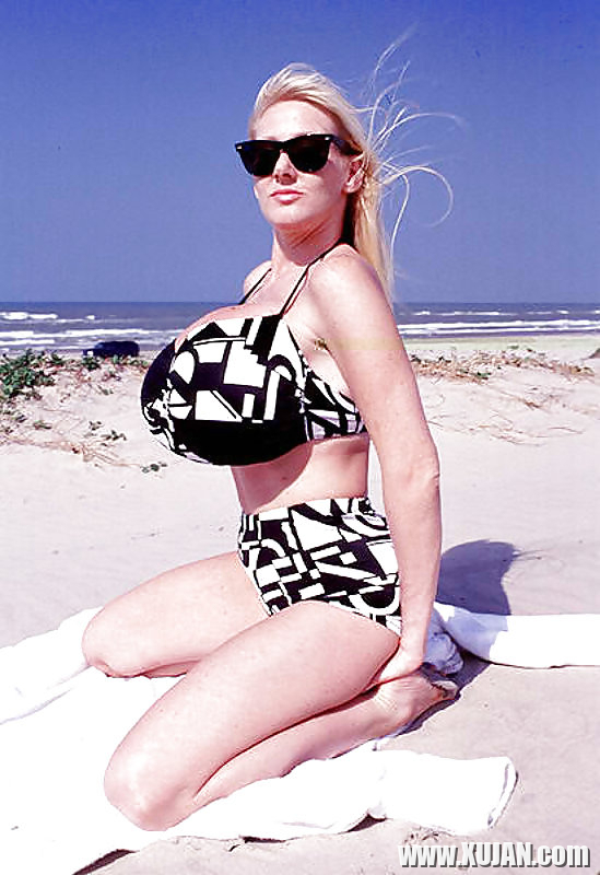 Kayla KleevageBikini - Photo #2448434
