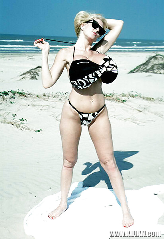 Kayla KleevageBikini - Photo #2448438
