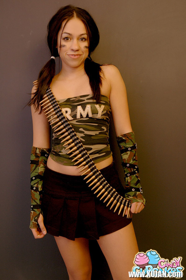 Cindy Cupcakes acts like a spoiled little army brat - Photo #2453266