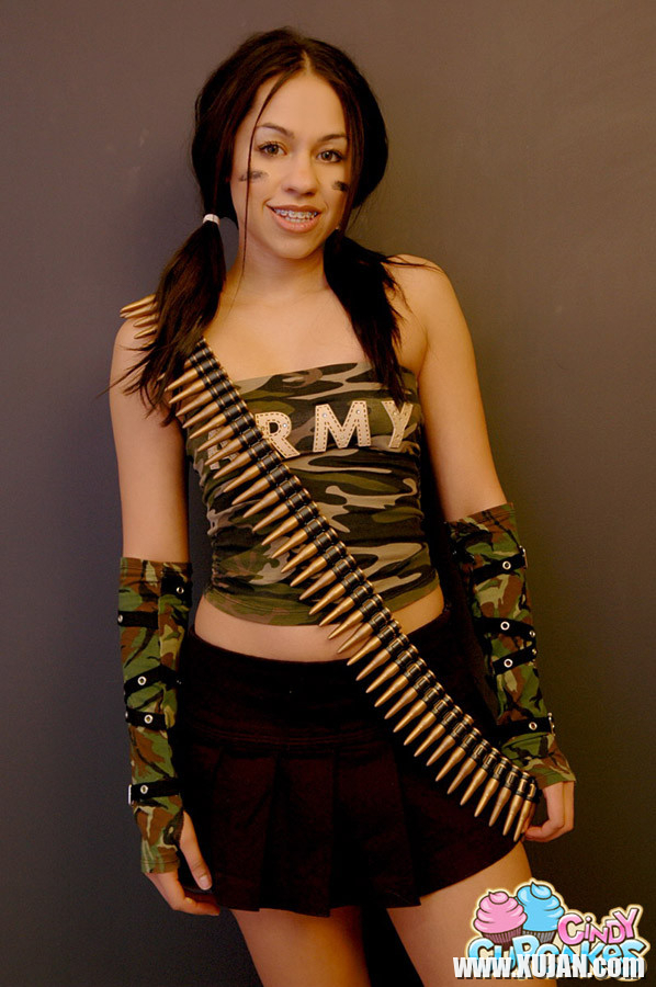 Army girl Cindy Cupcakes will fuck you up - Photo #2453286