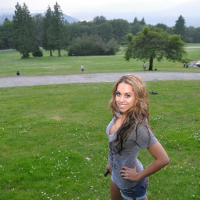 Pictures of Cindy Cupcakes flashing outside