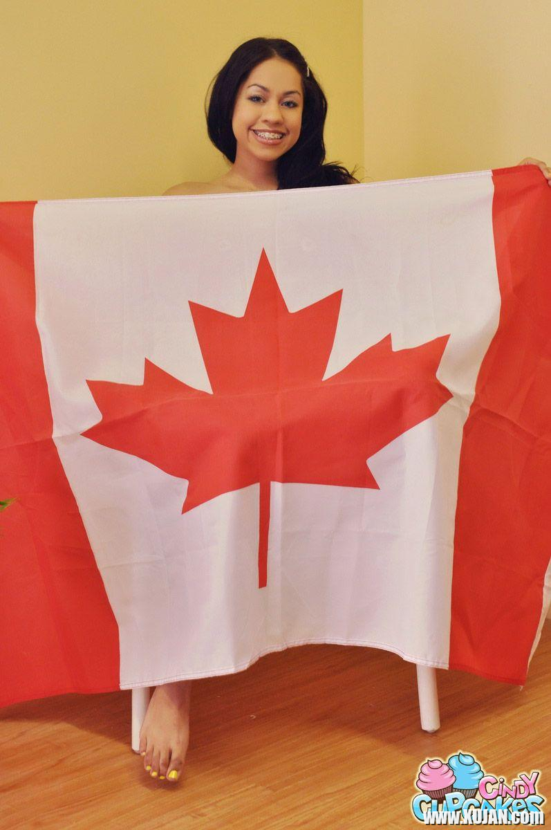 Pictures of Cindy Cupcakes celebrating Canada Day with sweets - Photo #2454019