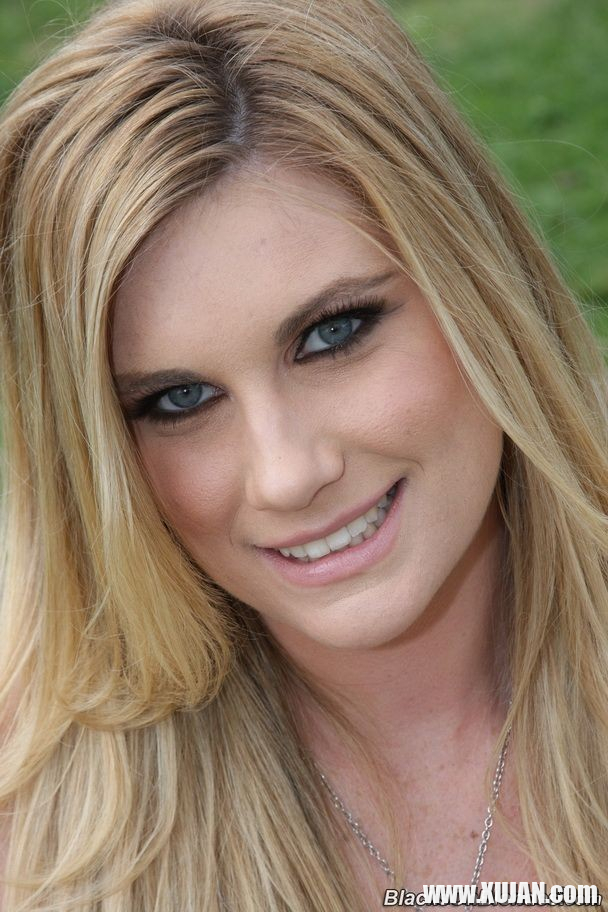 Blonde Hayden Night on two black cocks in fuck act - Photo #2455689