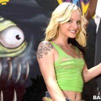 Porn star Faye Runaway double teamed by two monster cocks