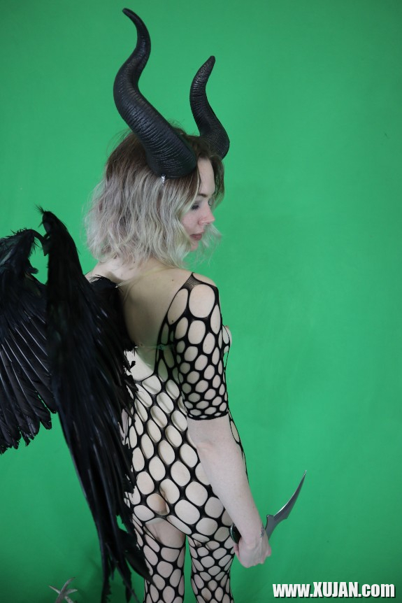 Succubus Lusankarchakan nkarahanum - Photo #2467694