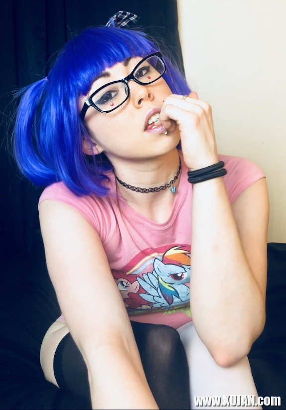 Geghetsik jahel katviky khaghum e inqn ir het - Photo #2496360
