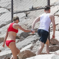 Taylor Swift and Blake Lively showing sexy bikini asses