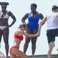 Taylor Swift and Blake Lively showing sexy bikini asses