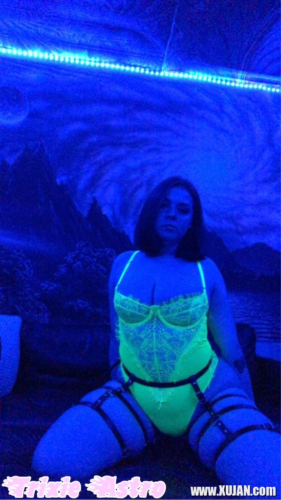 Trixie Astro n neonayin bich e - Photo #2509282