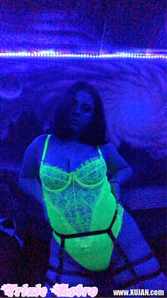 Trixie Astro n neonayin bich e - Photo #2509285