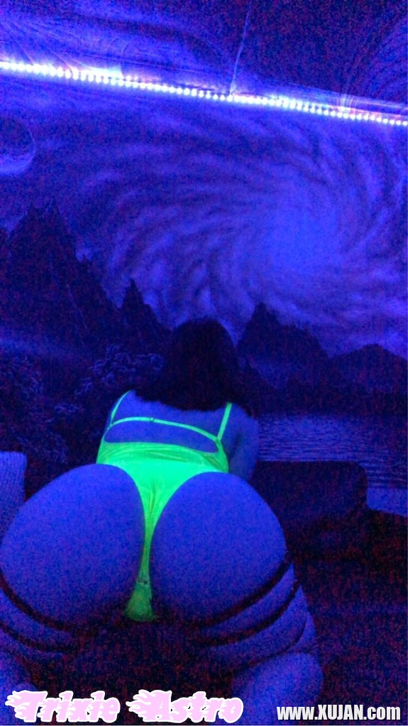 Trixie Astro n neonayin bich e - Photo #2509298