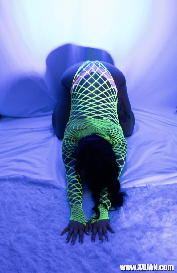 Blacklight fotosharqi zvarchanq - Photo #2512007