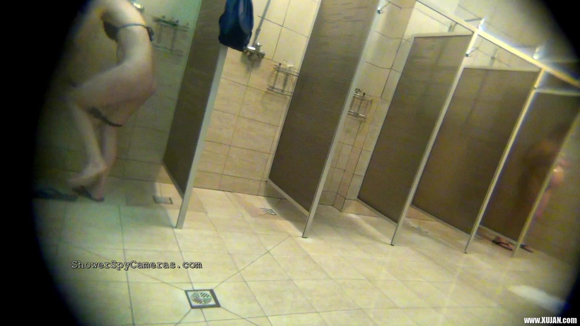 Hanrayin tsntsughi tak menak vayelelov ir khchchvats zhamanaky - Photo #2518361