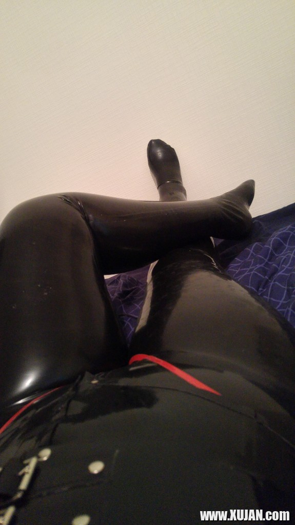 Miss Maskerades First Latex Catsuit - Photo #2528846