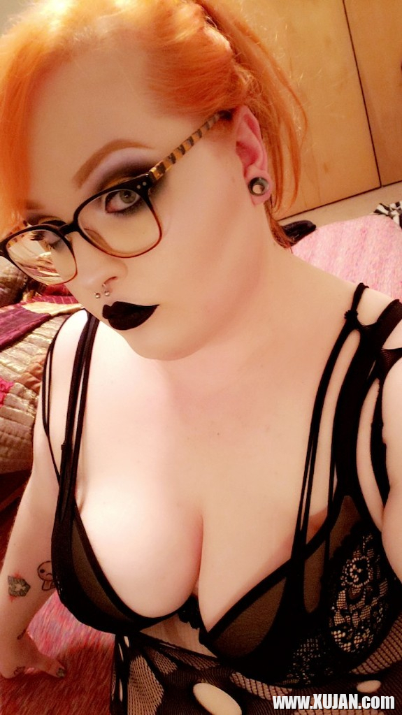 Spooky Bitch - Photo #2548969