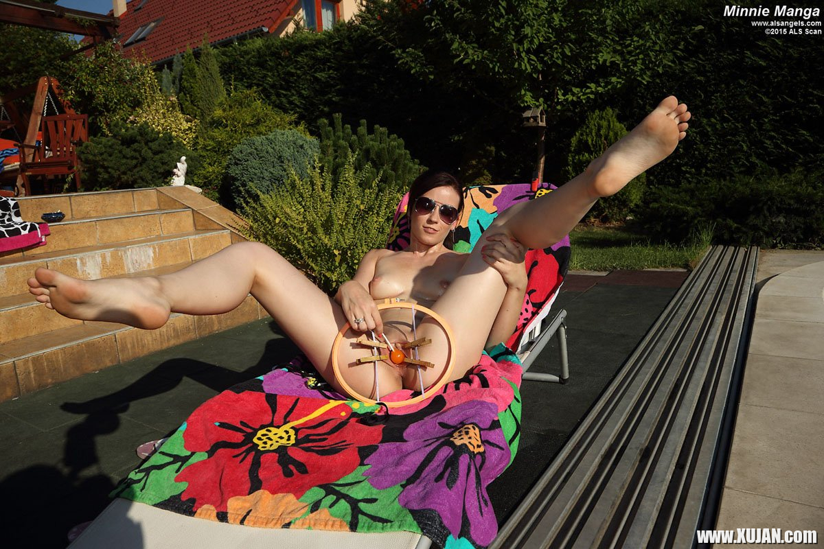 Minnie Manga by the Pool using a Pussy spreader - Photo #2553940