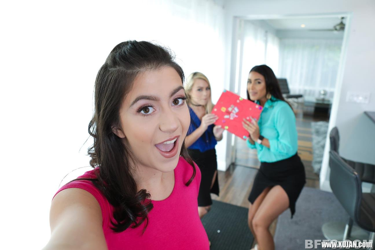 Skylar Valentine sharing a Cock with Friends - Photo #2554411