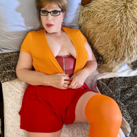 Seqsual Velma Karmen