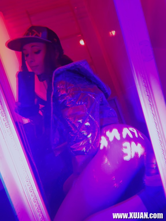 KDA Akali UV Lights Bodypaint - Photo #2563355