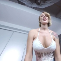 Busty milf Elen Million strips shows pussy in VR