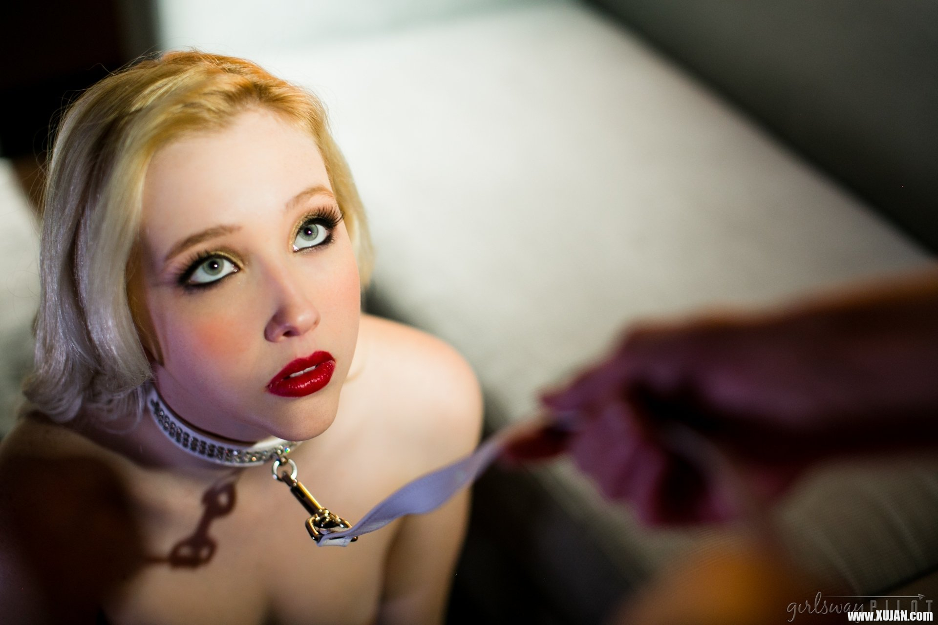 Samantha Rone sits in her transparent tub water ruminating on the life shes leading Shes in a dead end cycle living as a call girl taking everything in stride but the regret leaves her less than happy Tonight she has a very special date the last s - Photo #2572480