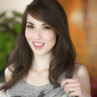 Emily Grey spreading vagina and jilling it without any shame