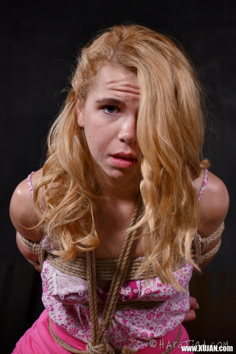 Alina West is so tiny and so new Shes only been in this business for about 6 m - Photo #2580379