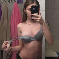 Julie pornik hyusisits