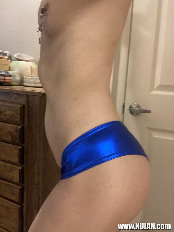 Alexis Frost Nipple Clamps ev Blue Booty shorter - Photo #2589001