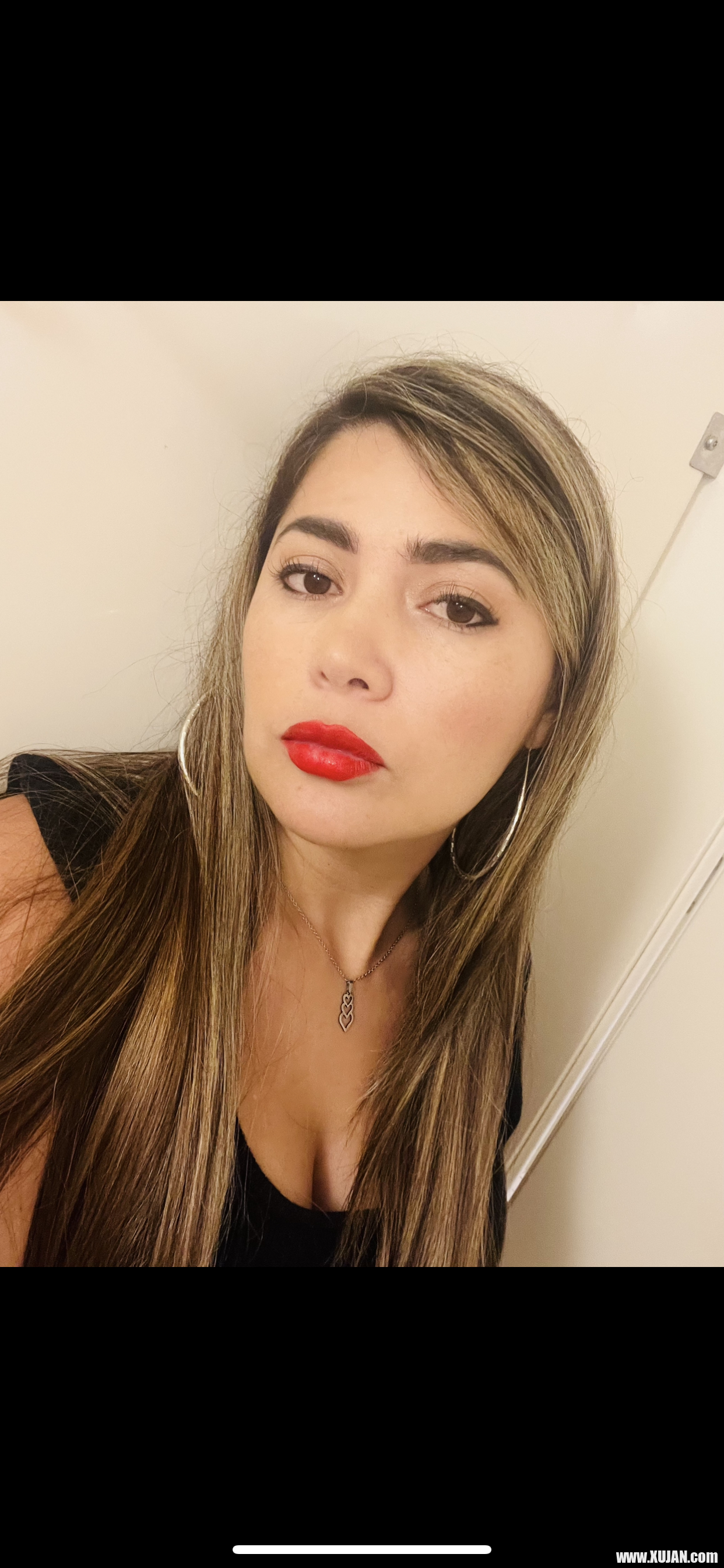 Amateur - Photo #2589975