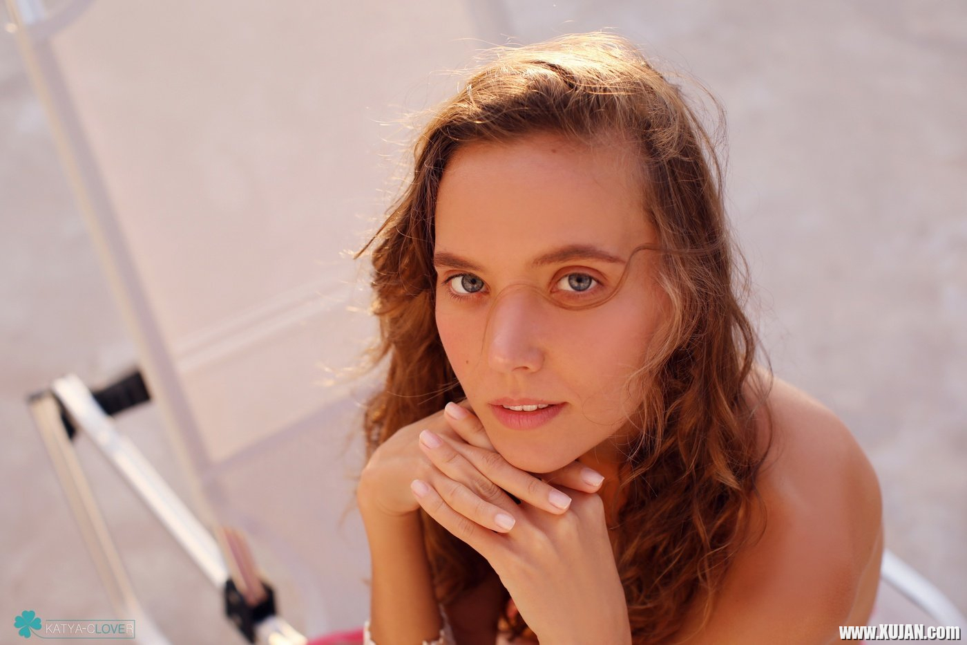 Slim hottie Katya Clover sunbathing completely naked on the beach - Photo #2595076