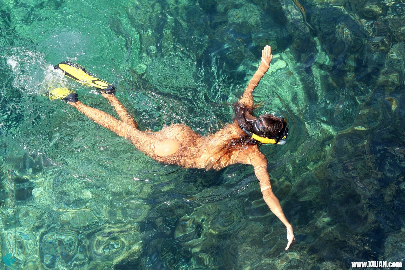 Amazing girl Katya Clover reveals her nice body by the ocean - Photo #2595333