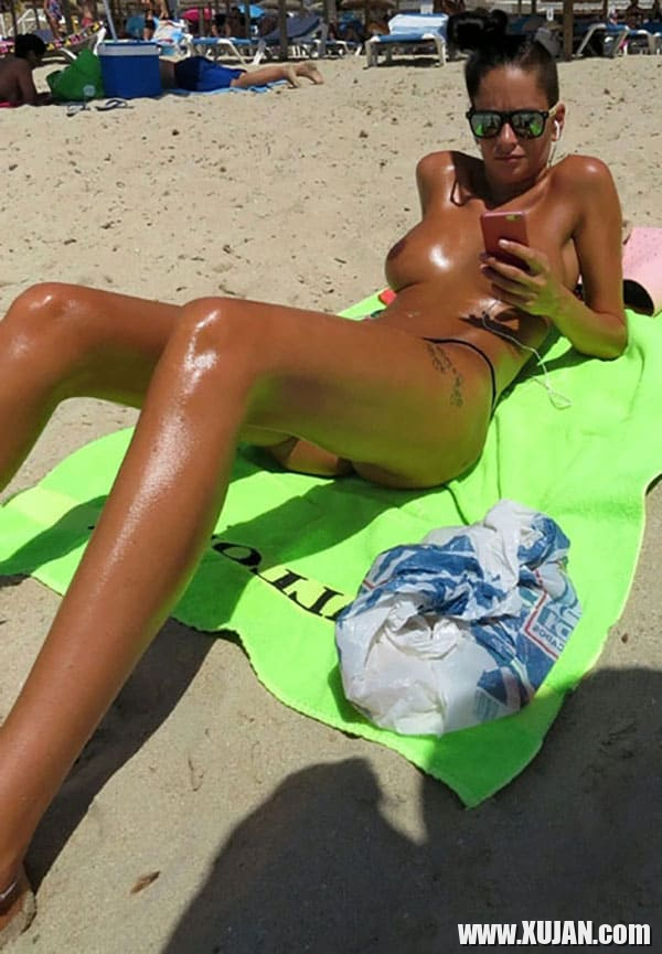Aghjikner Nudist hanrayin loghaperum - Photo #2608903