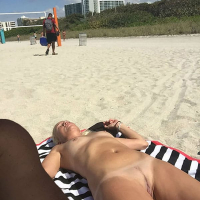 Aghjikner Nudist hanrayin loghaperum