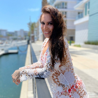 Tori Avano sucks meat pole and performs rimming