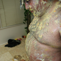 Jessica Jammer covering in food and sucking off a Guy