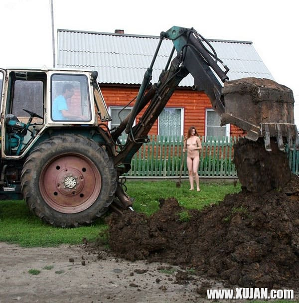 Merk aghjiky ognum e gyughi traktorneri varordnerin - Photo #2615835