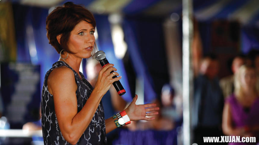 I love jerking off to Conservative Kristi Noem - Photo #2616742
